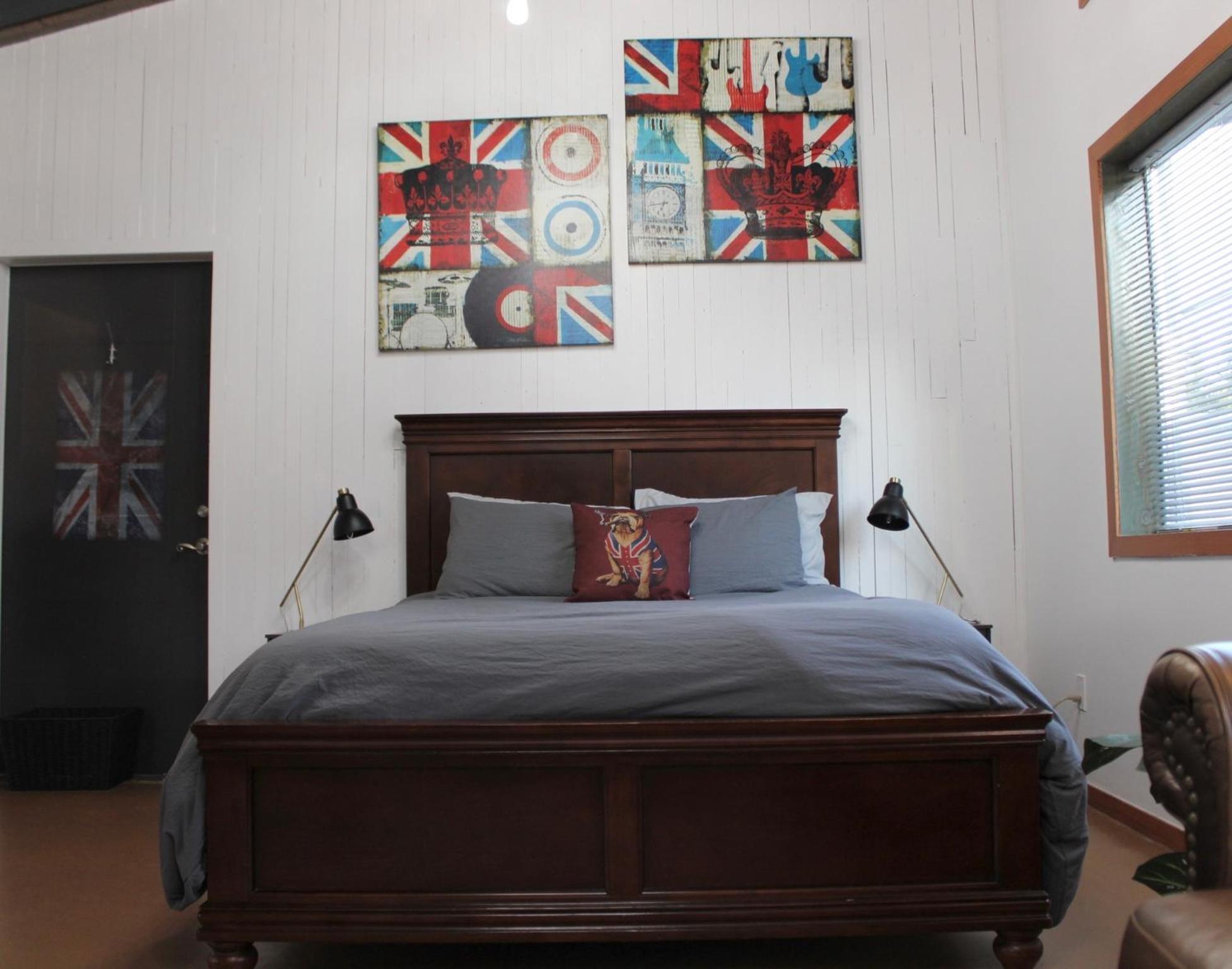 Private Bright Modern Studio! Queen Bed ! Victoria Zewnętrze zdjęcie
