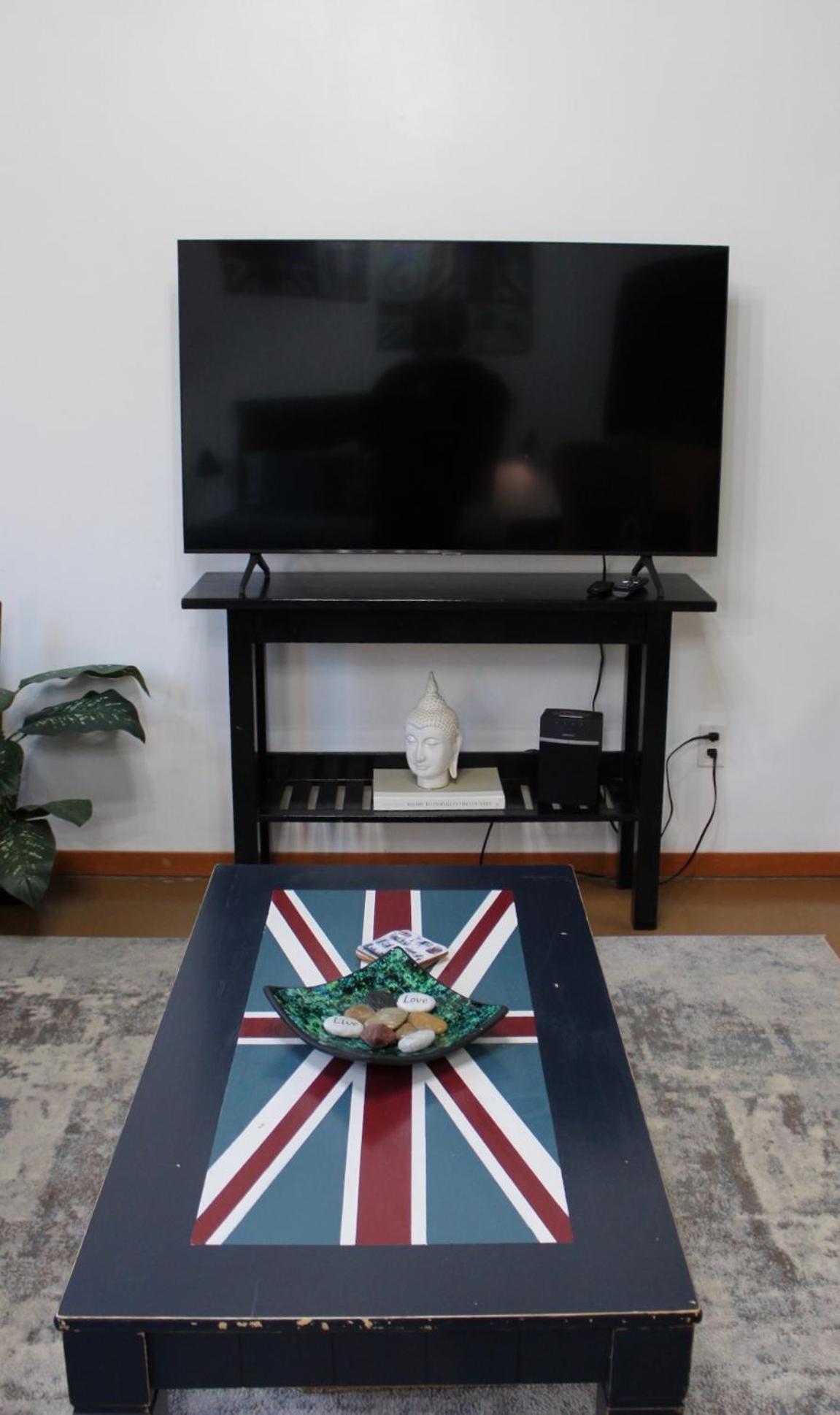 Private Bright Modern Studio! Queen Bed ! Victoria Zewnętrze zdjęcie