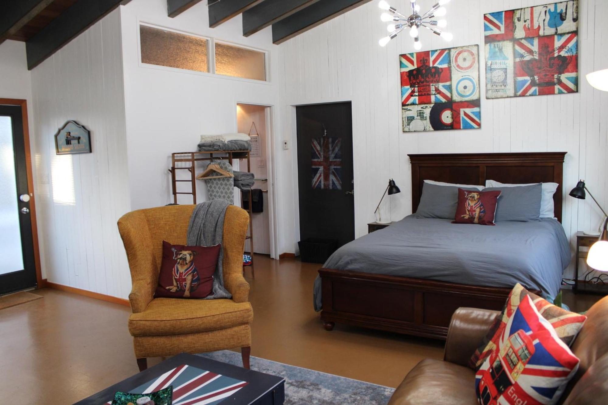 Private Bright Modern Studio! Queen Bed ! Victoria Zewnętrze zdjęcie